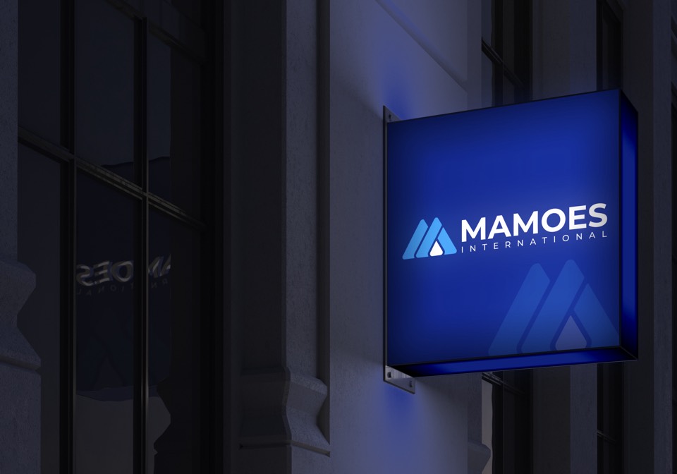 Logo & illuminated sign for Mamoes International